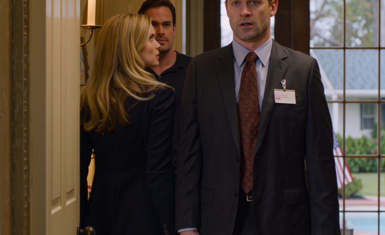 Je suis rentré plus tôt que prévu avec des fleurs pour notre anniversaire et j’ai trouvé ma femme dans notre lit avec un autre homme. Mais ce qui m’a brisé, c’est d’entendre mes propres enfants croire sa version des faits. Et quand sept années de silence ont fait de moi celui dont ils avaient soudainement de nouveau besoin, je ne savais plus si je devais ouvrir la porte ou continuer mon chemin.