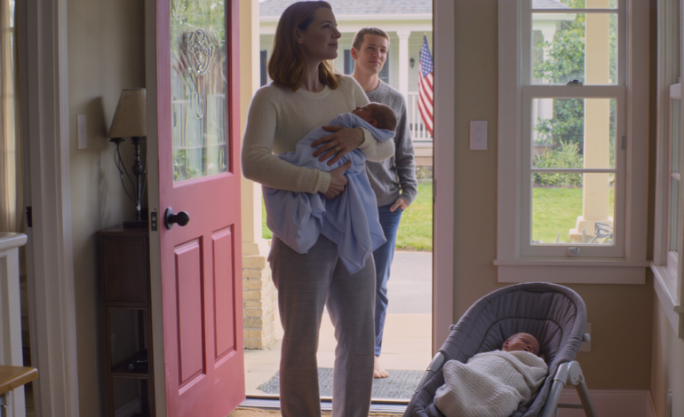 Alors que j’étais alitée à l’hôpital, en attente d’une opération d’urgence, mes parents refusaient de s’occuper de mes jumeaux, prétextant que j’étais « un fardeau » et qu’ils avaient déjà des billets pour un concert de Taylor Swift avec ma sœur. J’ai appelé une nounou depuis le service, j’ai rompu les liens familiaux et j’ai cessé de les soutenir financièrement. Exactement deux semaines plus tard, on a frappé à ma porte.